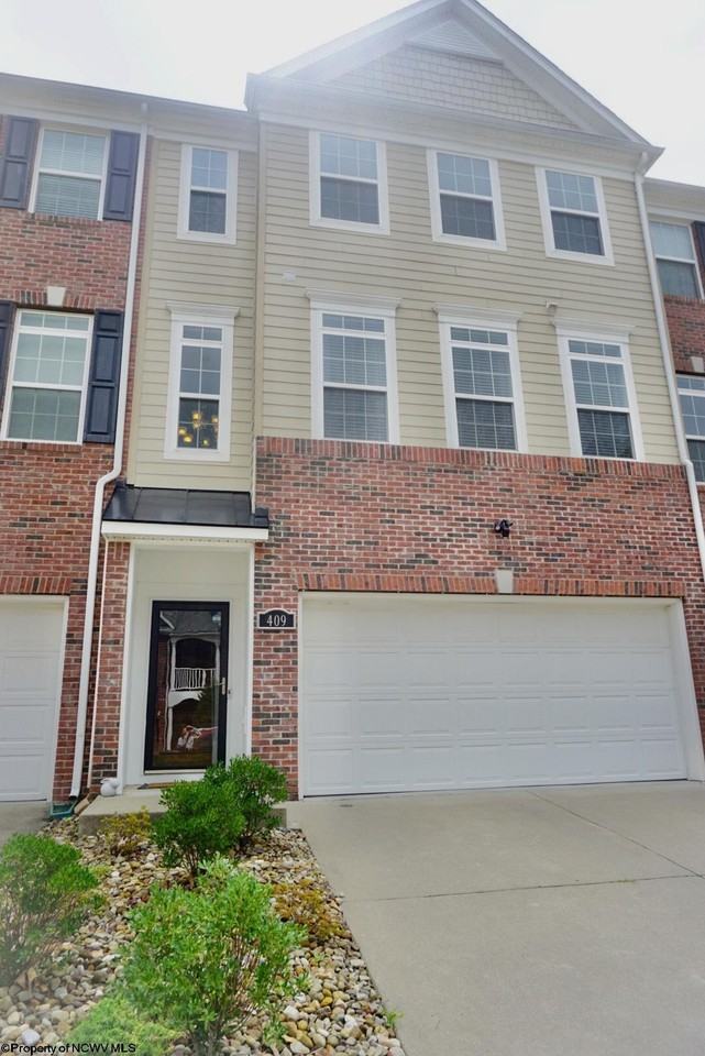 409 Saint Andrews Dr - Photo 3 of 33