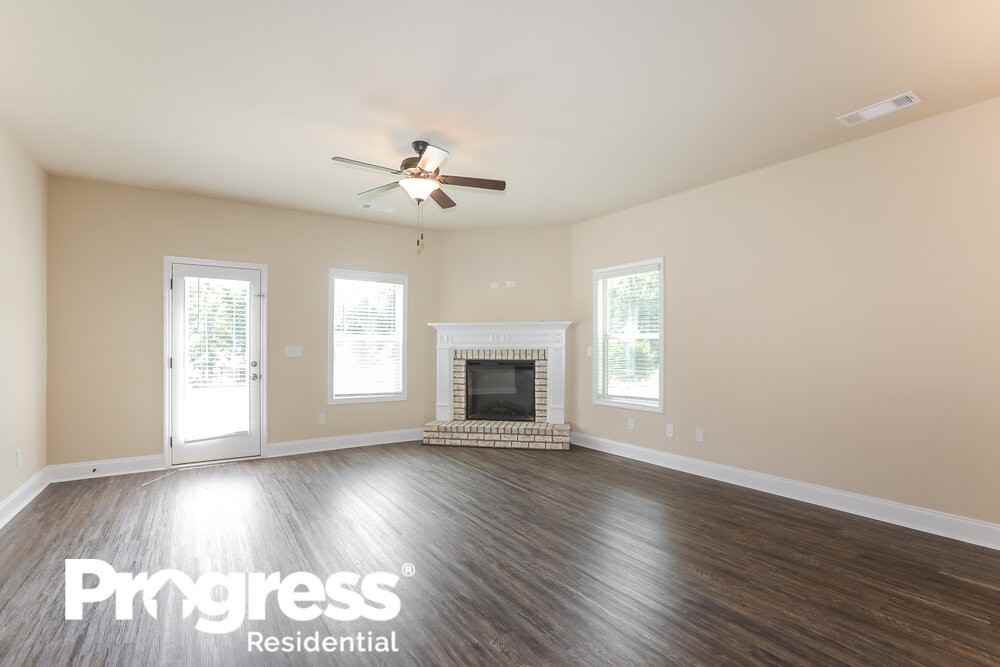 2301 Church St - Photo 4 of 17