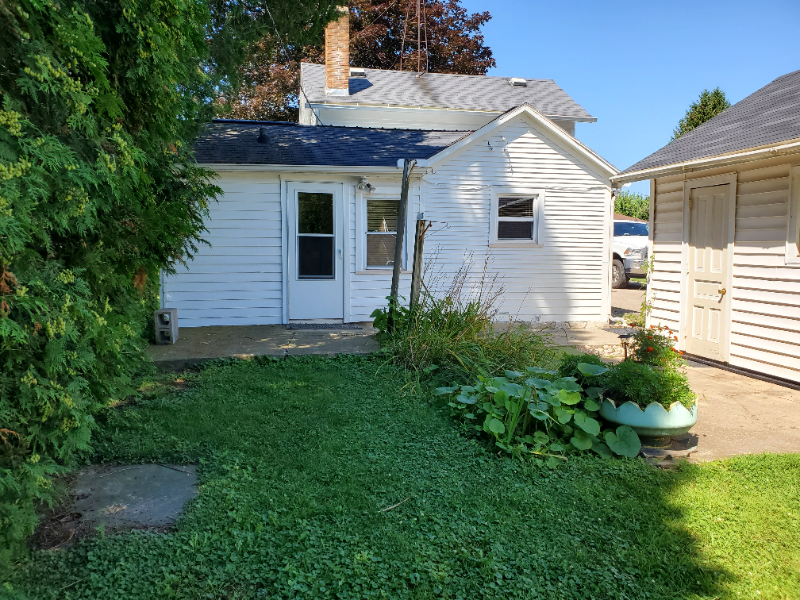 603 S Watertown St - Photo 2 of 16