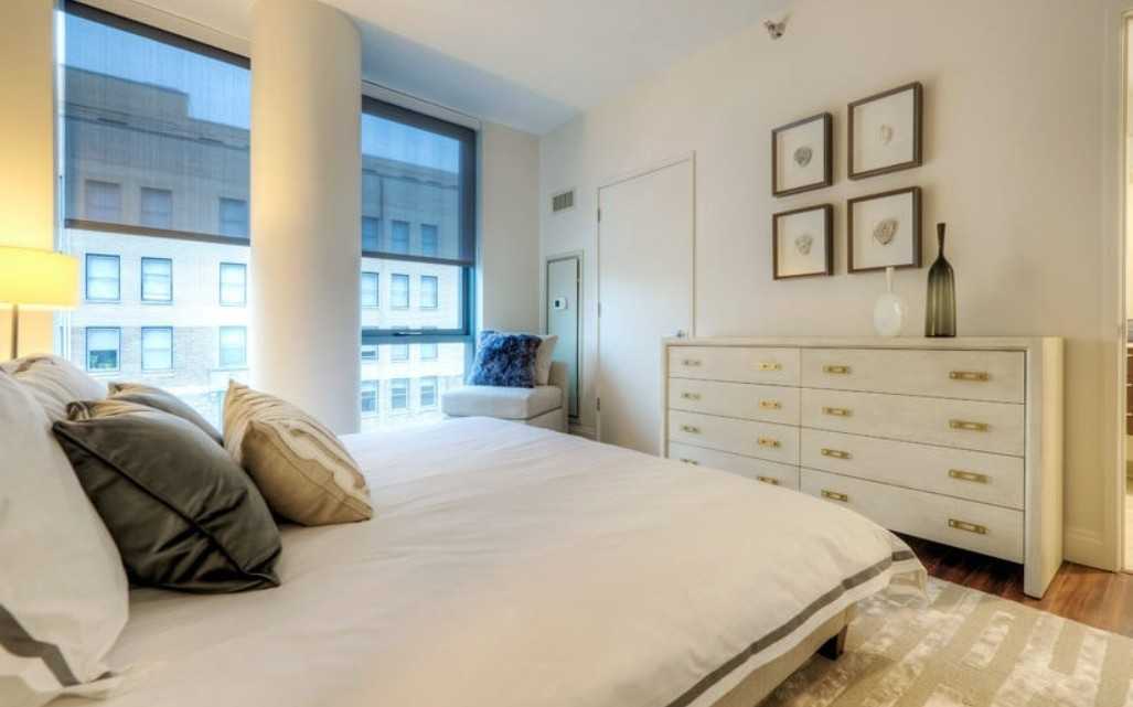 2950 North Sheridan Road #2-2DEN - Photo 2 of 7