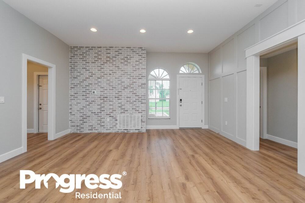 1534 Ocean Reef Rd - Photo 3 of 16