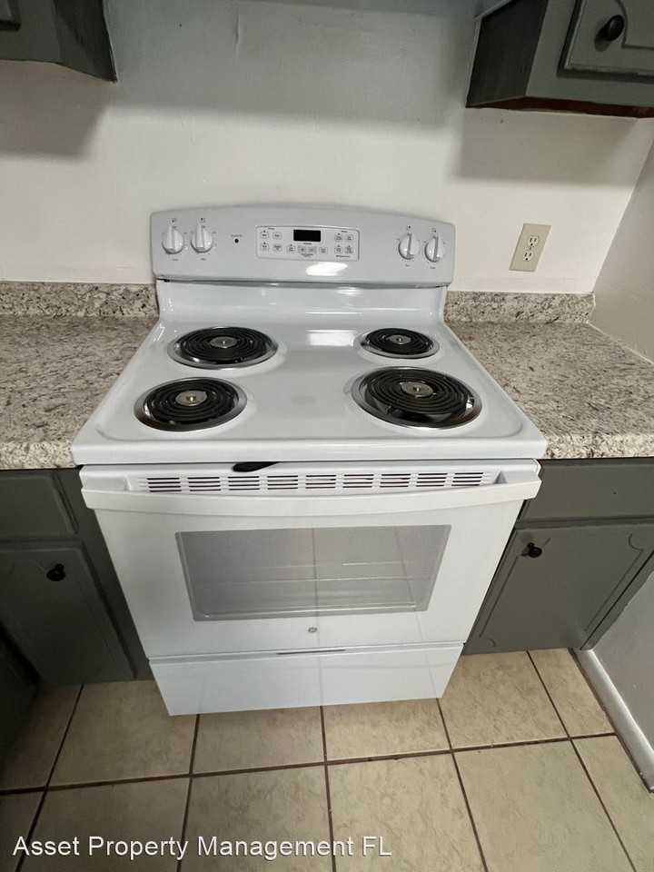 3205 Sw 26th Ter #B - Photo 3 of 8