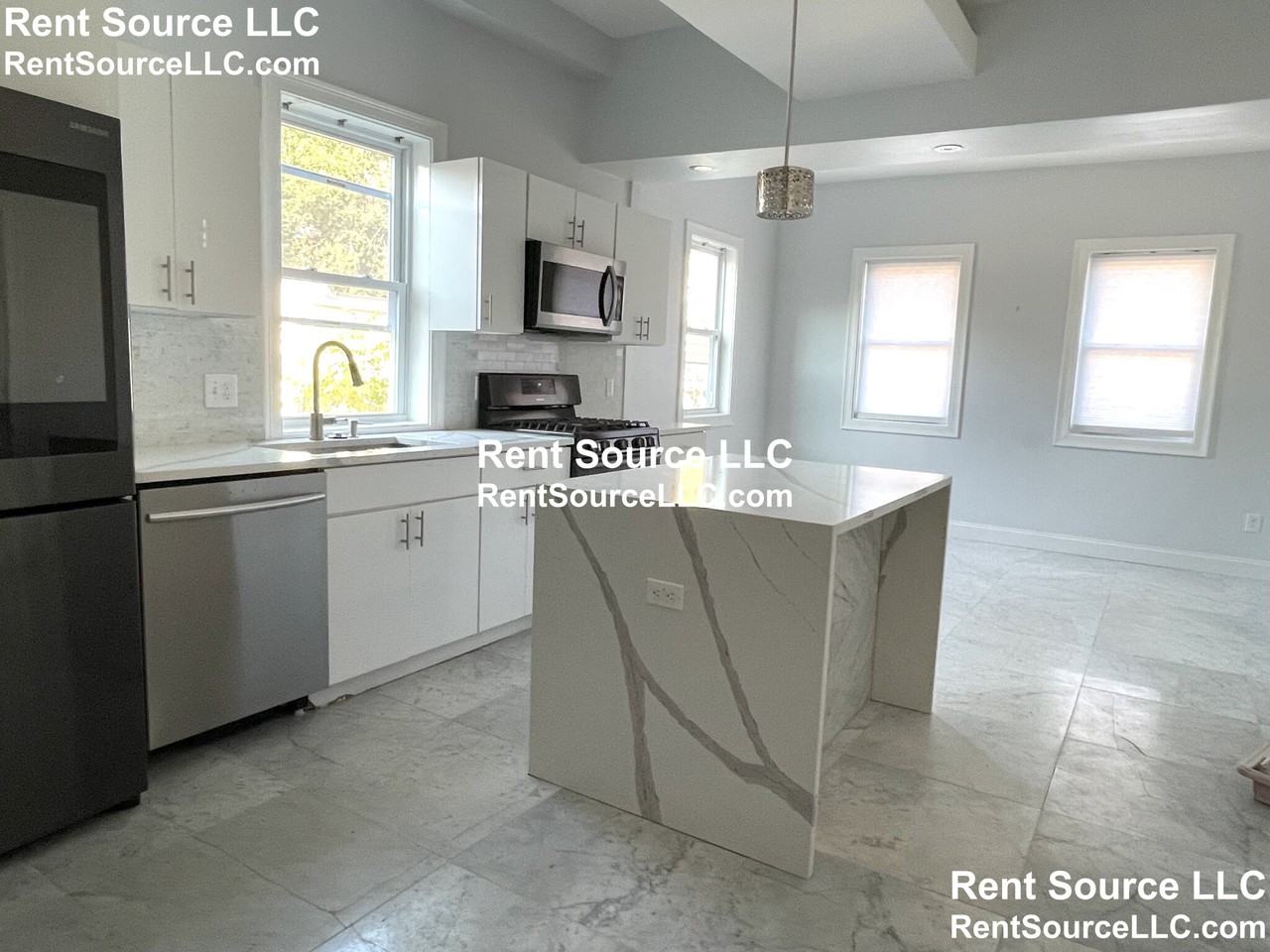 146 Columbia St #1 - Photo 3 of 12