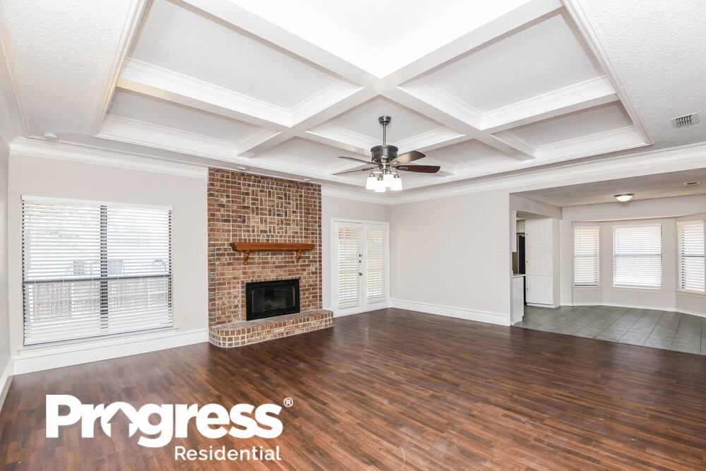 1415 Sayles Ave - Photo 3 of 16