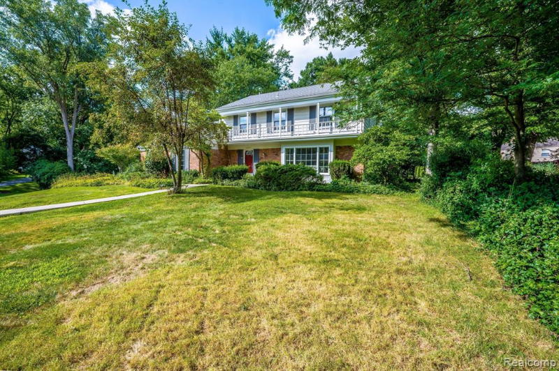 22854 Shagbark Dr - Photo 2 of 16