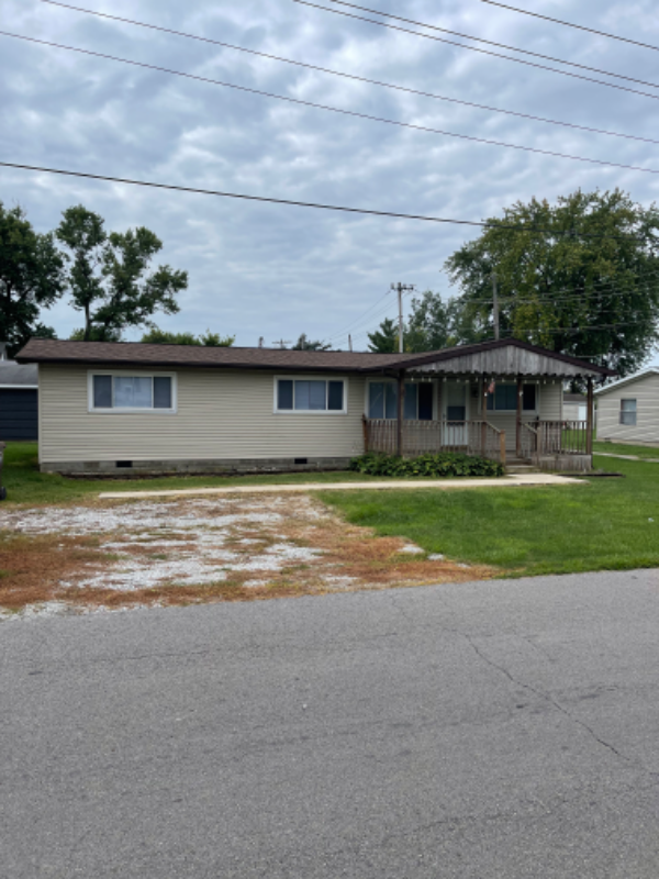 403 W North B St - Photo 2 of 13