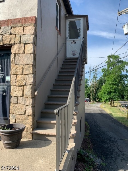 1944 Washington Valley Rd - Photo 2 of 14