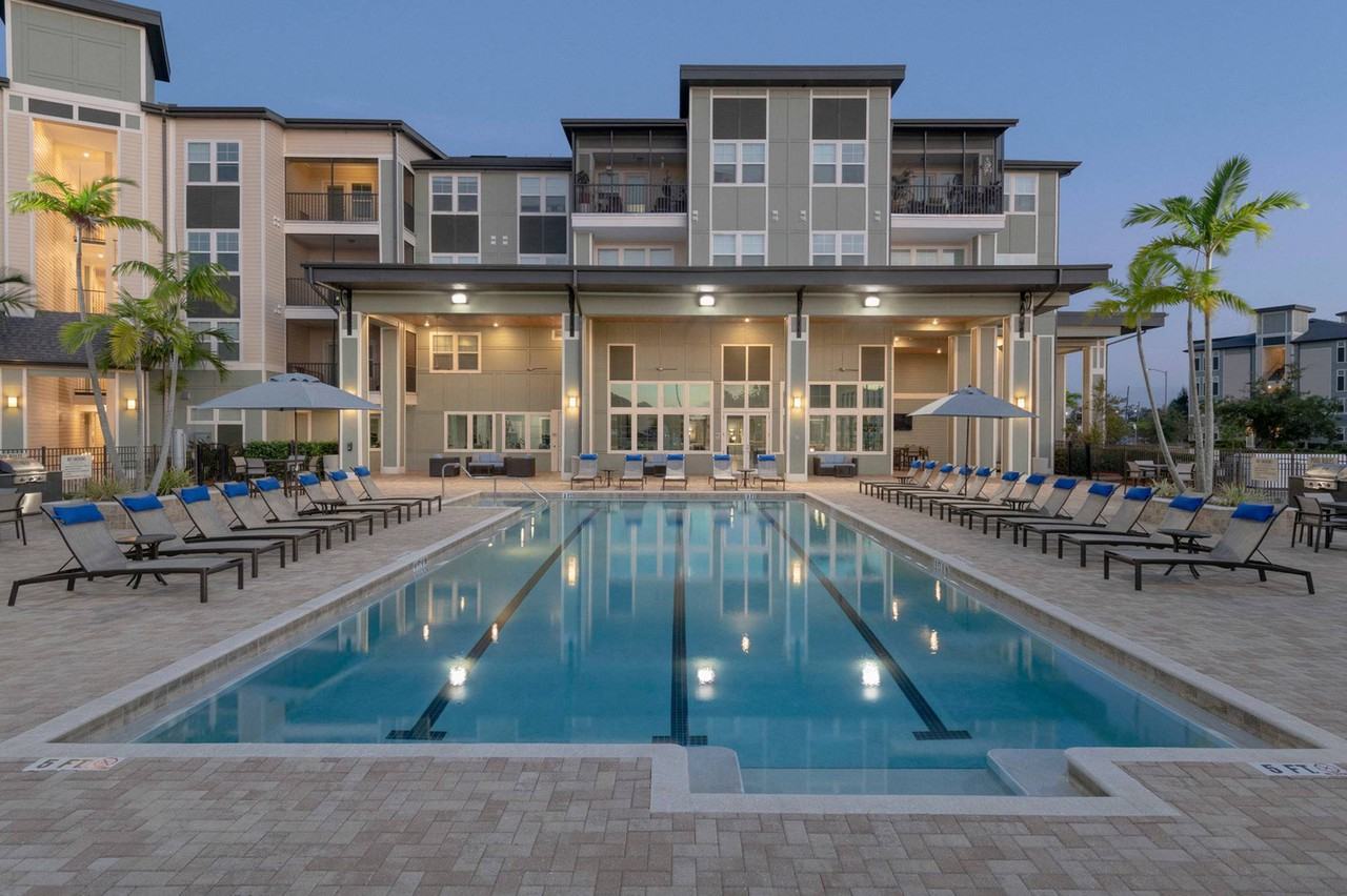 Charleston on 66 12700 66th St, Largo, FL 33773 Apartment for Rent