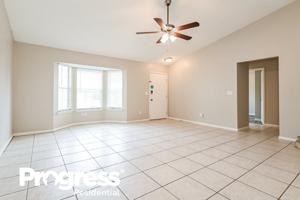 1225 Peabody Dr E - Photo 3 of 16