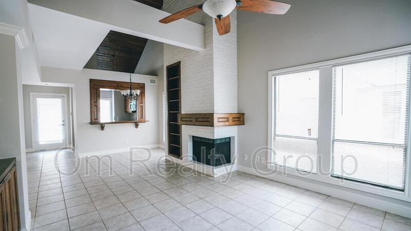 4144 Greystone Way #104 - Photo 5 of 23