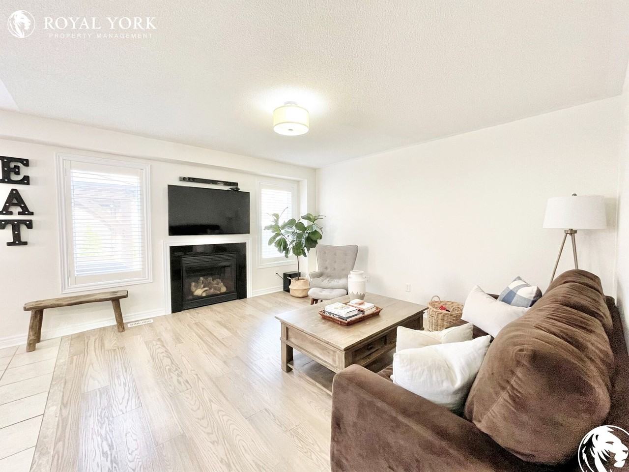 24 Thackery Dr - Photo 3 of 50