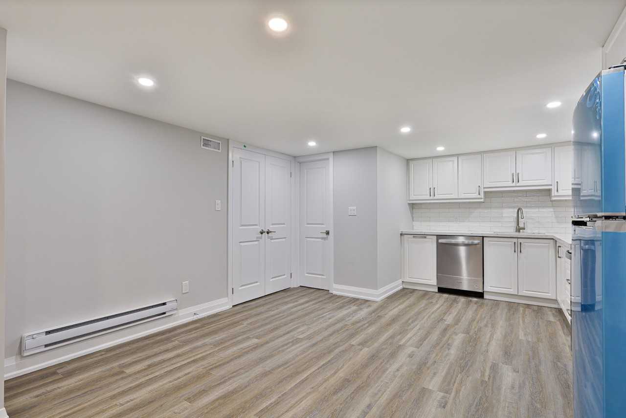 16 Churchill Ave - Photo 3 of 12