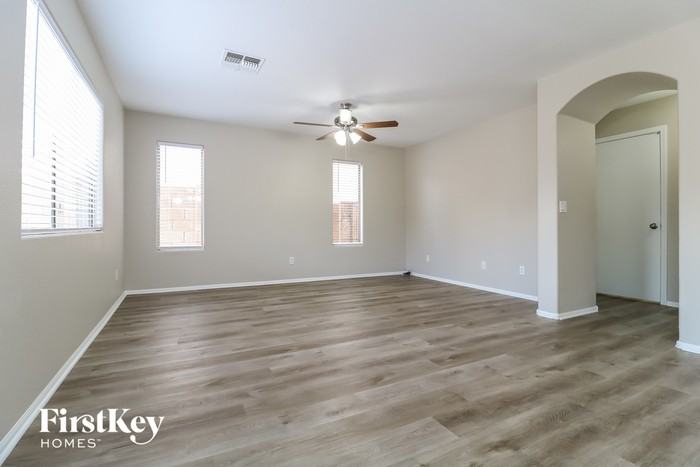 12646 W Orange Dr - Photo 3 of 15