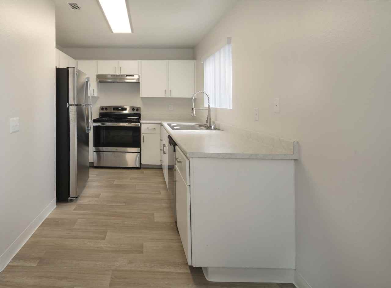 Hacienda Del Norte Apartments 1204 N Escondido Blvd, Escondido, CA