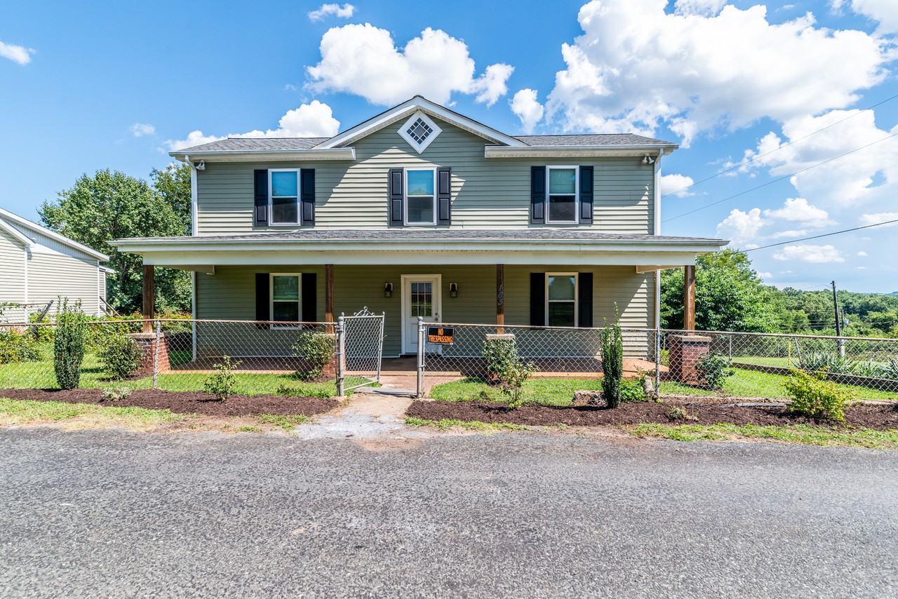 183 Clark St - Photo 2 of 28