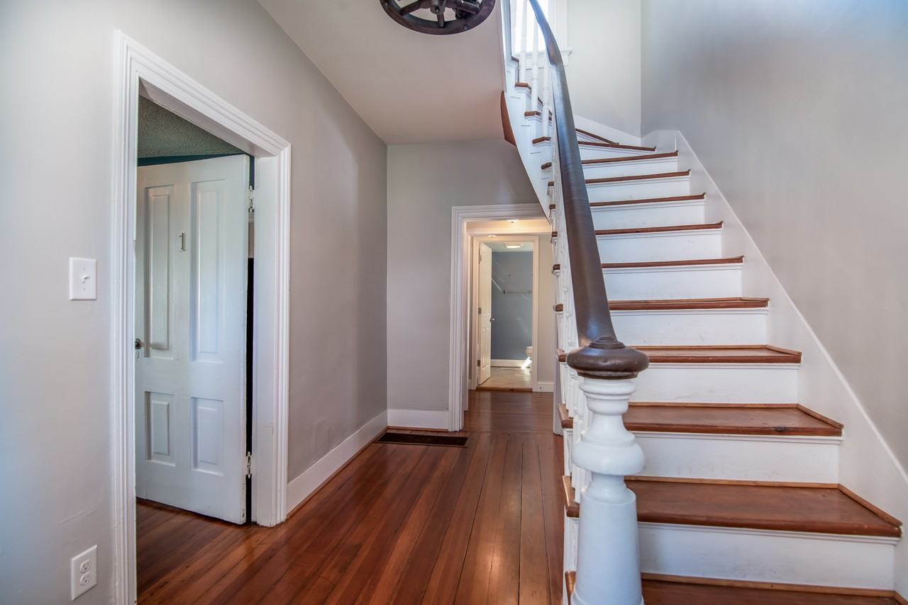 183 Clark St - Photo 6 of 28