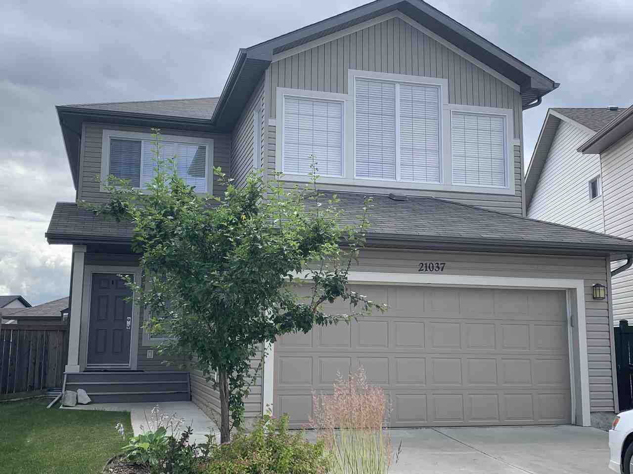 Bright 4 bed 3 bath full house*Dbl attached garage*Fenced Yard*Finished bsmt! - Photo 2 of 43