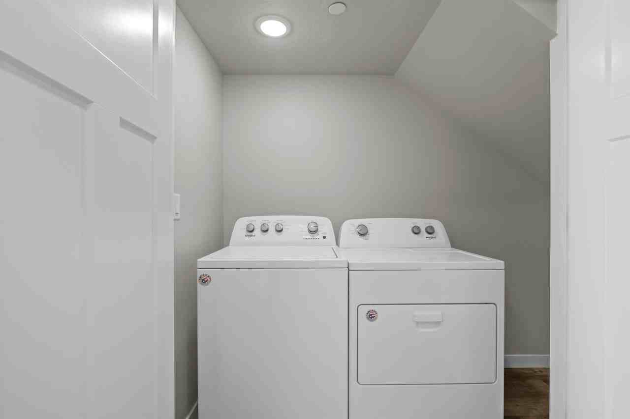 447 2nd Ave N #3 - Photo 7 of 35