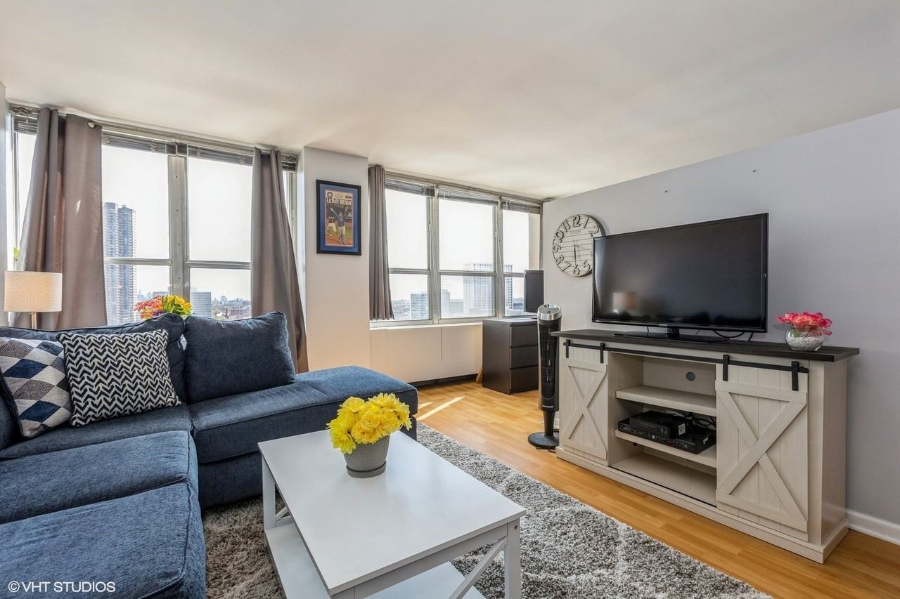 655 W Irving Park Rd #1405 - Photo 3 of 20