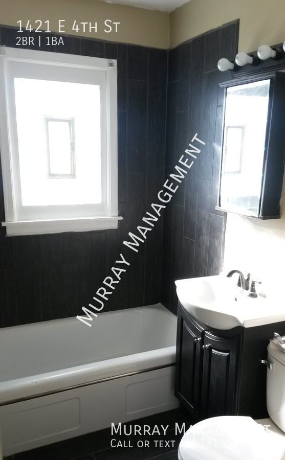 1421 E 4th St - Photo 7 of 8