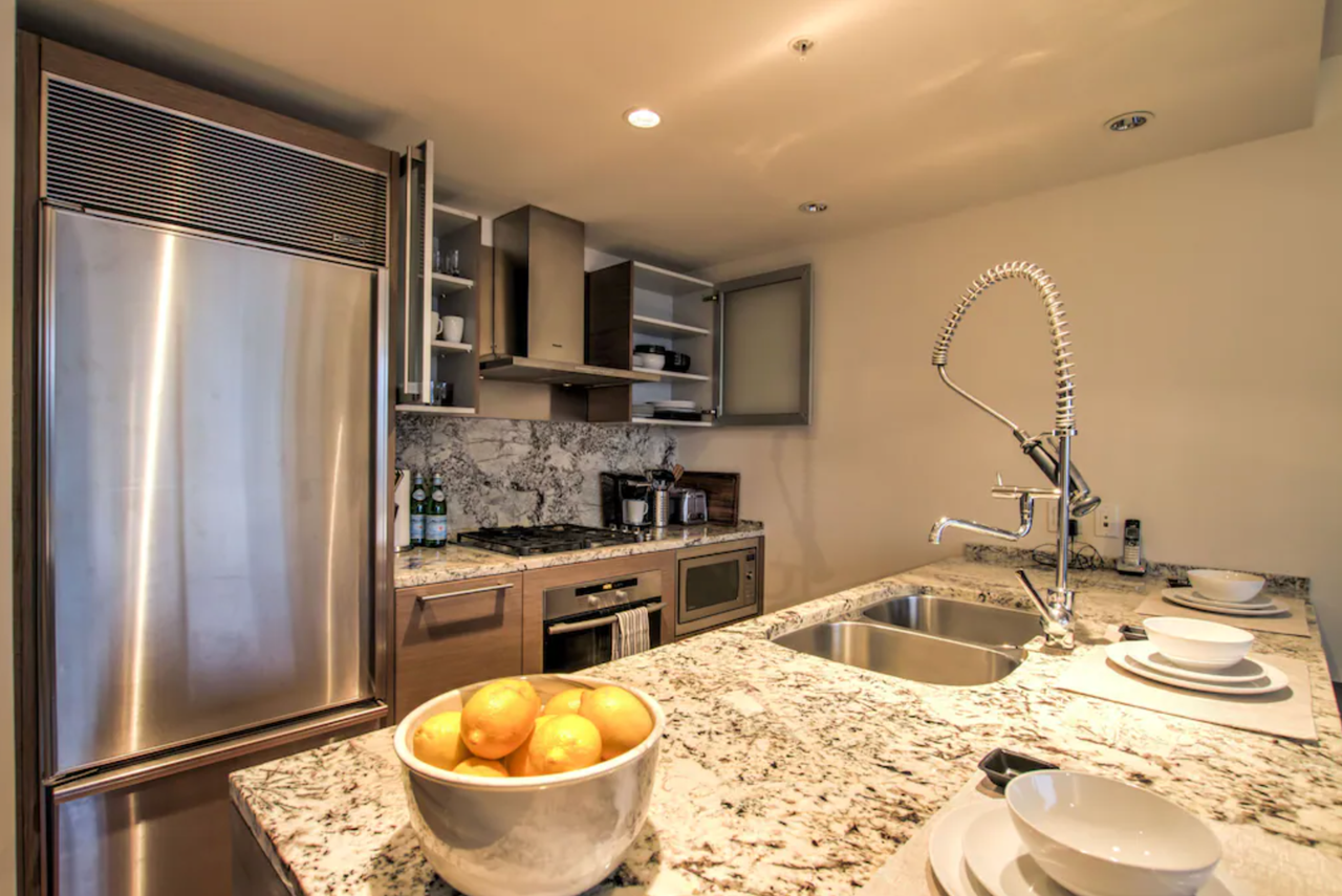 1111 Alberni Street - Photo 7 of 19