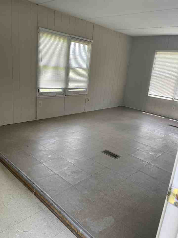 516 Lee St - Photo 3 of 7