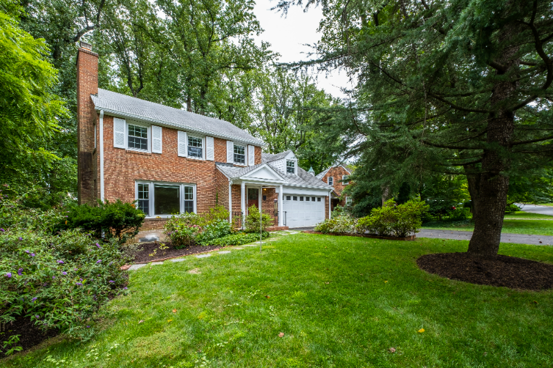 316 Forest Dr - Photo 2 of 34