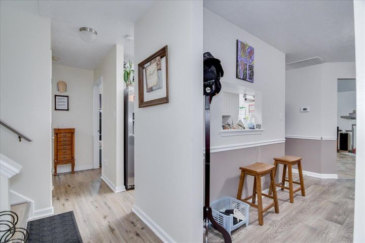 301 Hazelnut Dr - Photo 3 of 11