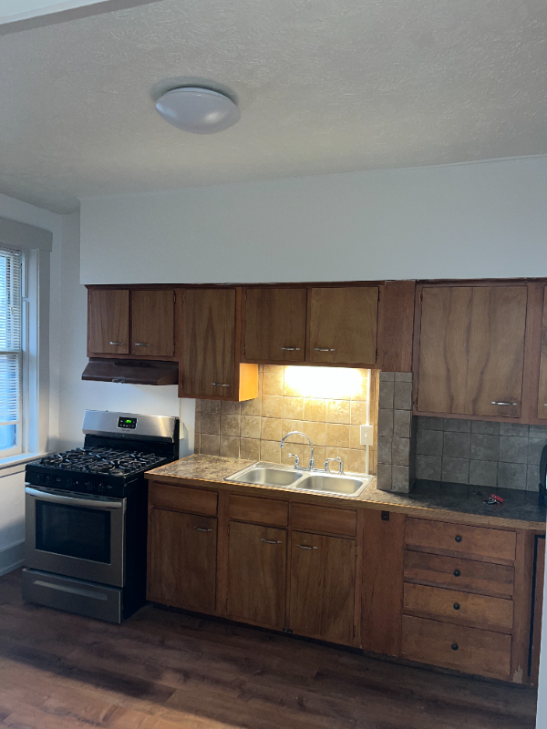 702 S 38th St #7 - Photo 2 of 7