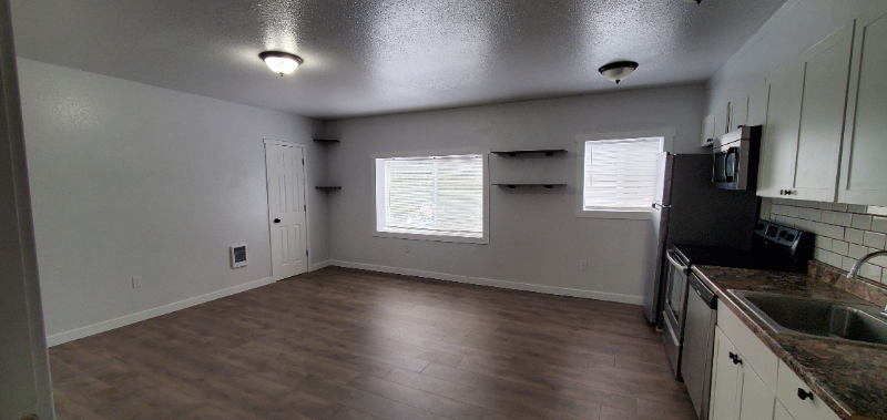 318 North Tower Avenue #8 - Photo 3 of 9