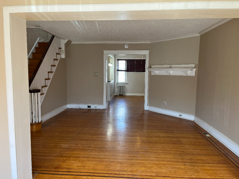 1447 Rosalie St - Photo 3 of 18