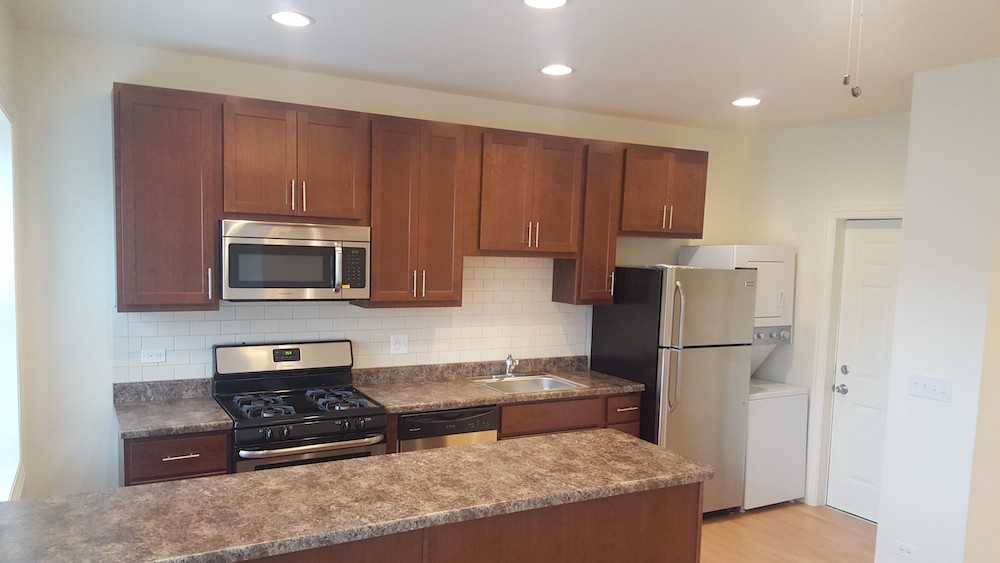 4871 N Washtenaw Ave #4871-2 - Photo 2 of 8