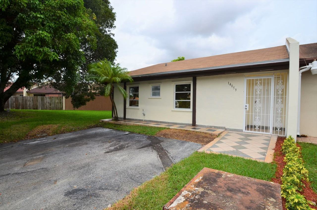 14059 Sw 52nd Ter - Photo 2 of 13