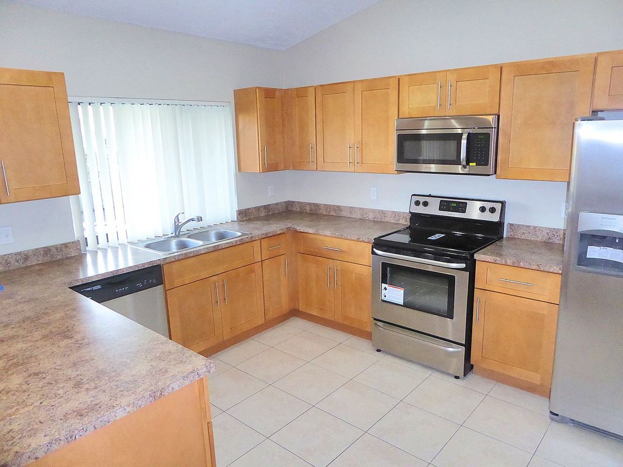 7478 Nw 49th Pl - Photo 2 of 8