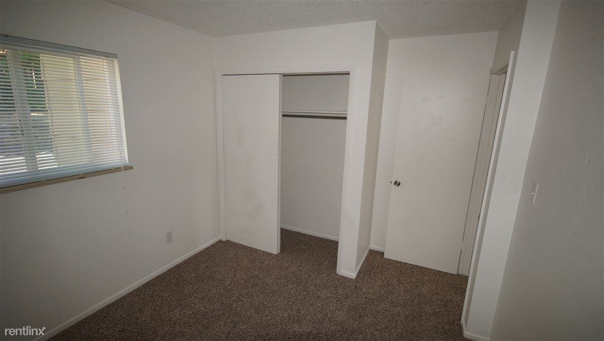 1094 Westmoreland Rd - Photo 2 of 3