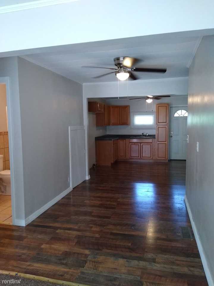 712 Park St - Photo 2 of 7