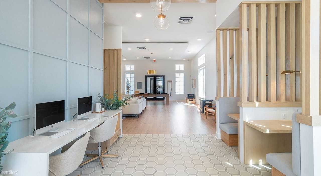 3200 Kyle Xing - Photo 2 of 14