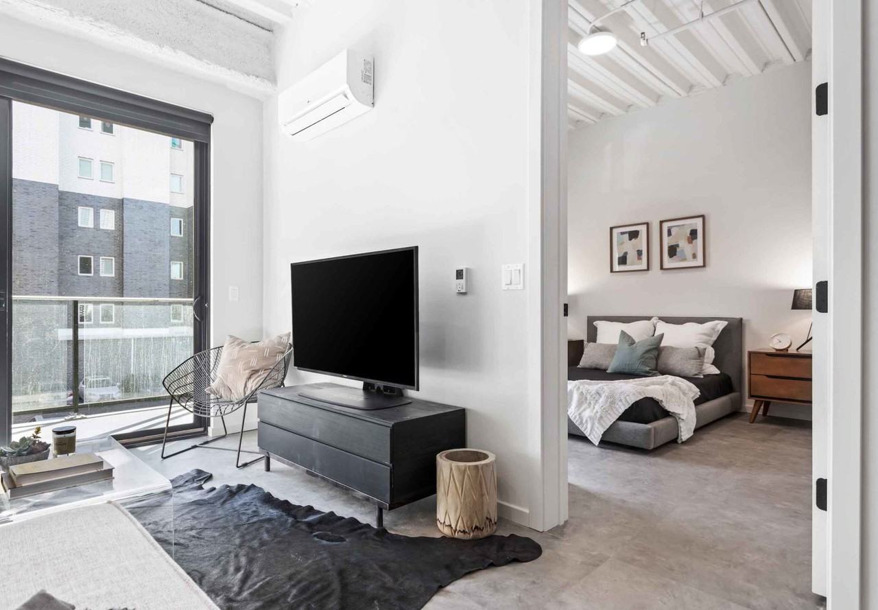 1222 W Jackson Blvd #1006 - Photo 6 of 9