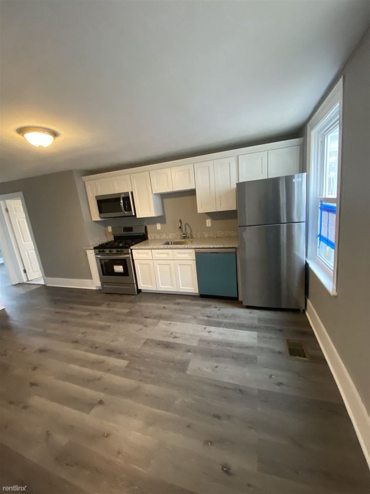 654 Manton Ave #R - Photo 3 of 21