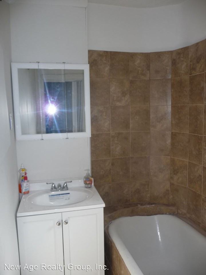 629 Jackson Street - Photo 2 of 7
