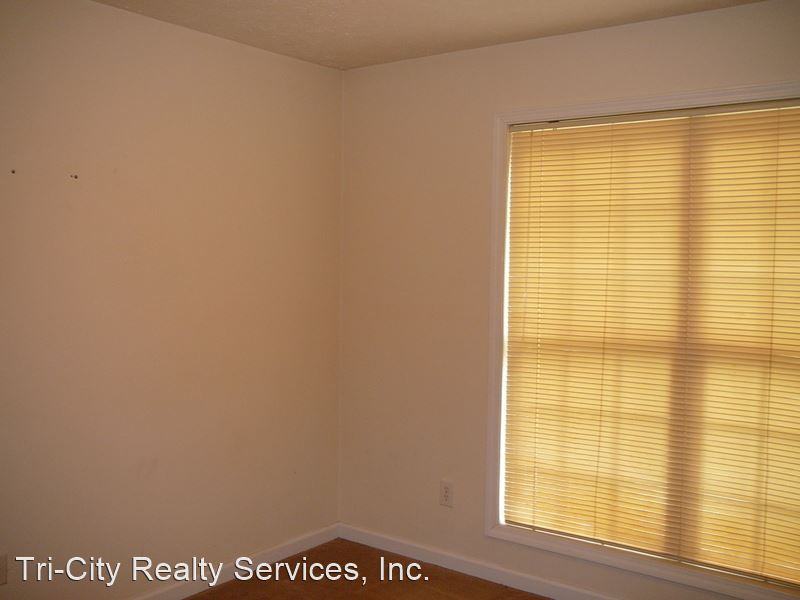 265 Oak St - Photo 2 of 6