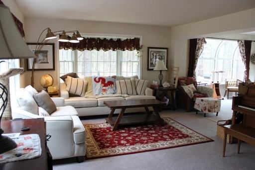 66 Meadowbrook Rd - Photo 3 of 21