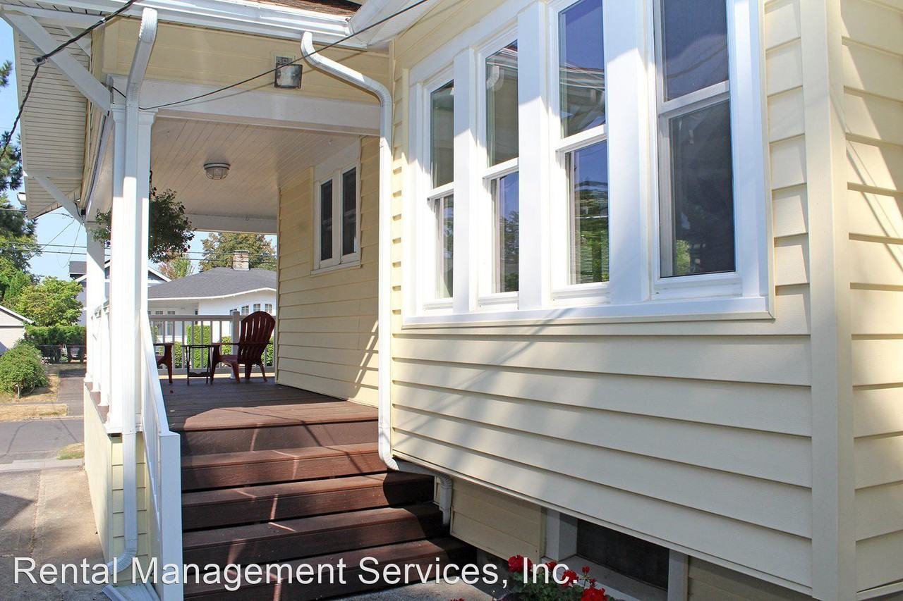 2414 Ne 41st Ave - Photo 3 of 28