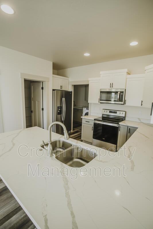 114 Taelor Rd - Photo 3 of 31
