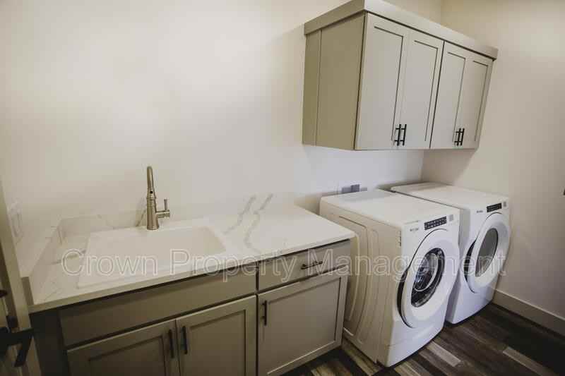 114 Taelor Rd - Photo 6 of 31