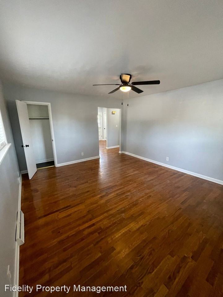 908 S Crutcher Ave - Photo 3 of 10