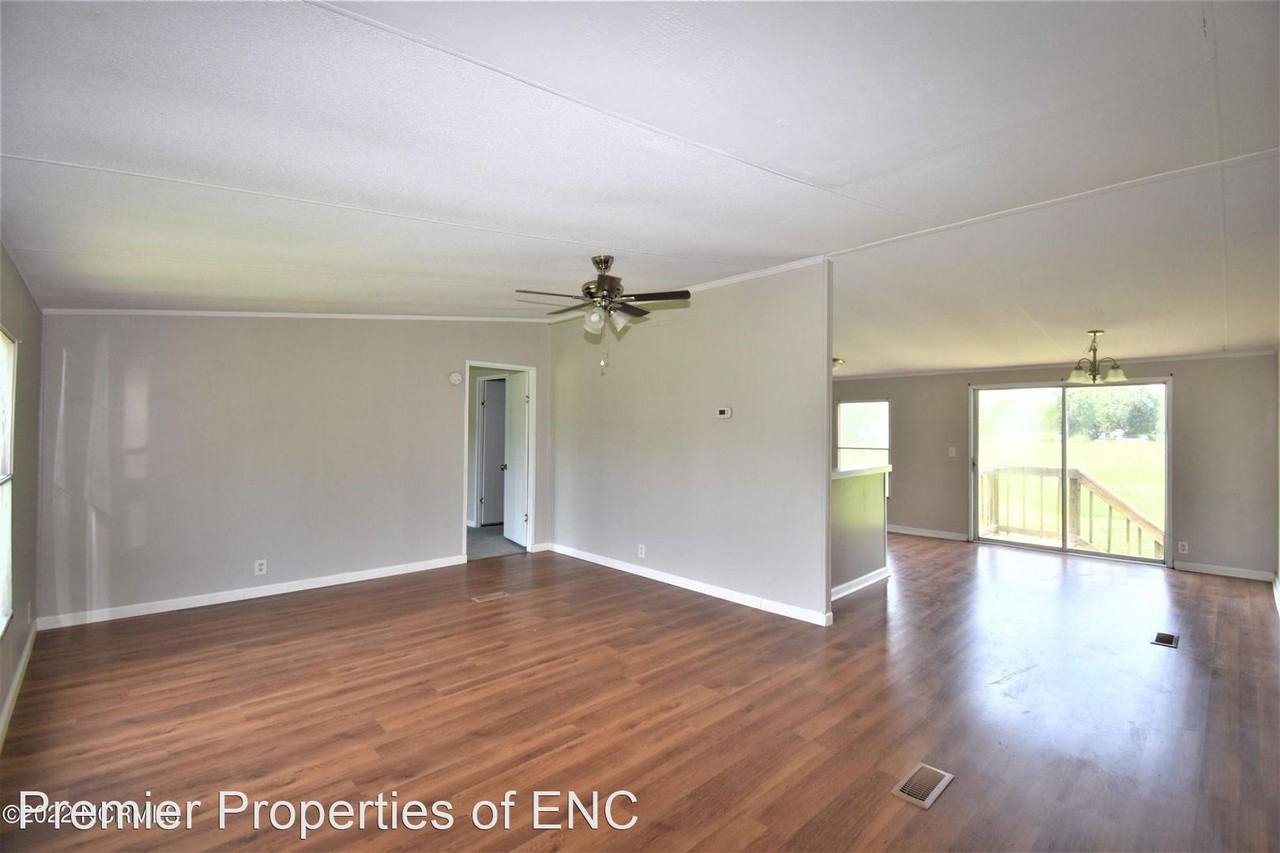 100 Corena Ave - Photo 3 of 12