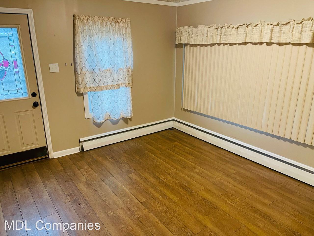 103 32nd St - Photo 3 of 16