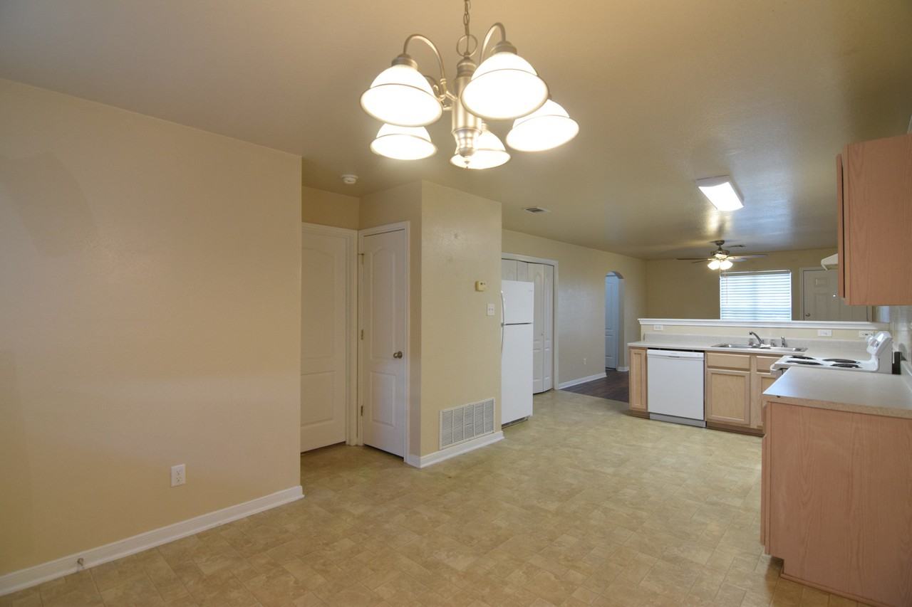 423 Brittney Way - Photo 3 of 13