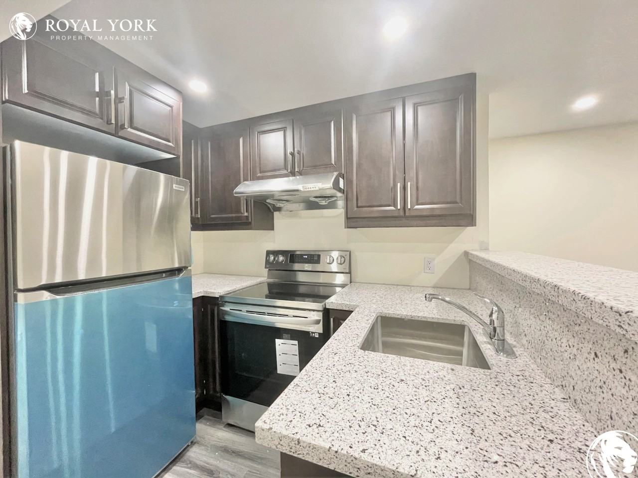 28 Cheetah Cres #2 - Photo 2 of 21